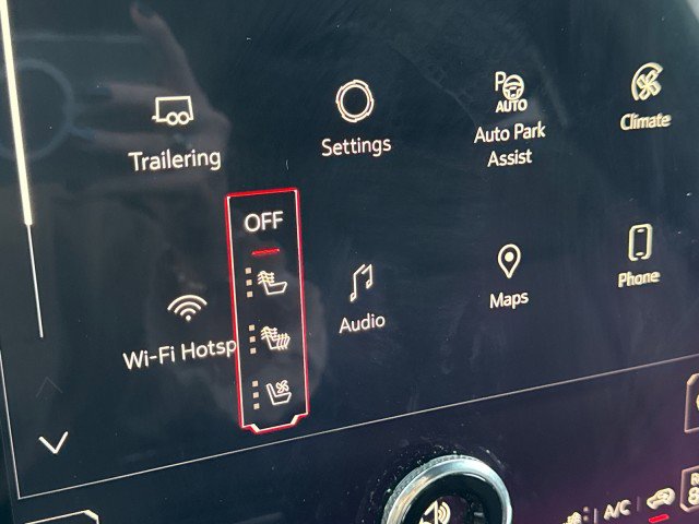 Used 2025 GMC Yukon XL Denali image 28