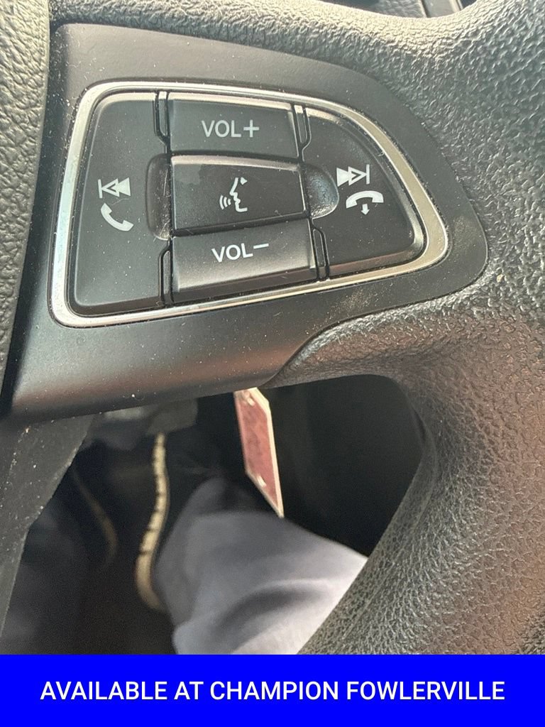 Used 2018 Ford Focus SE w/ SE Appearance Package FWD image 26