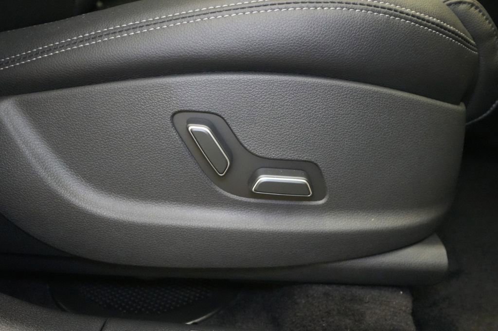 Used 2026 Genesis GV70 2.5T image 39