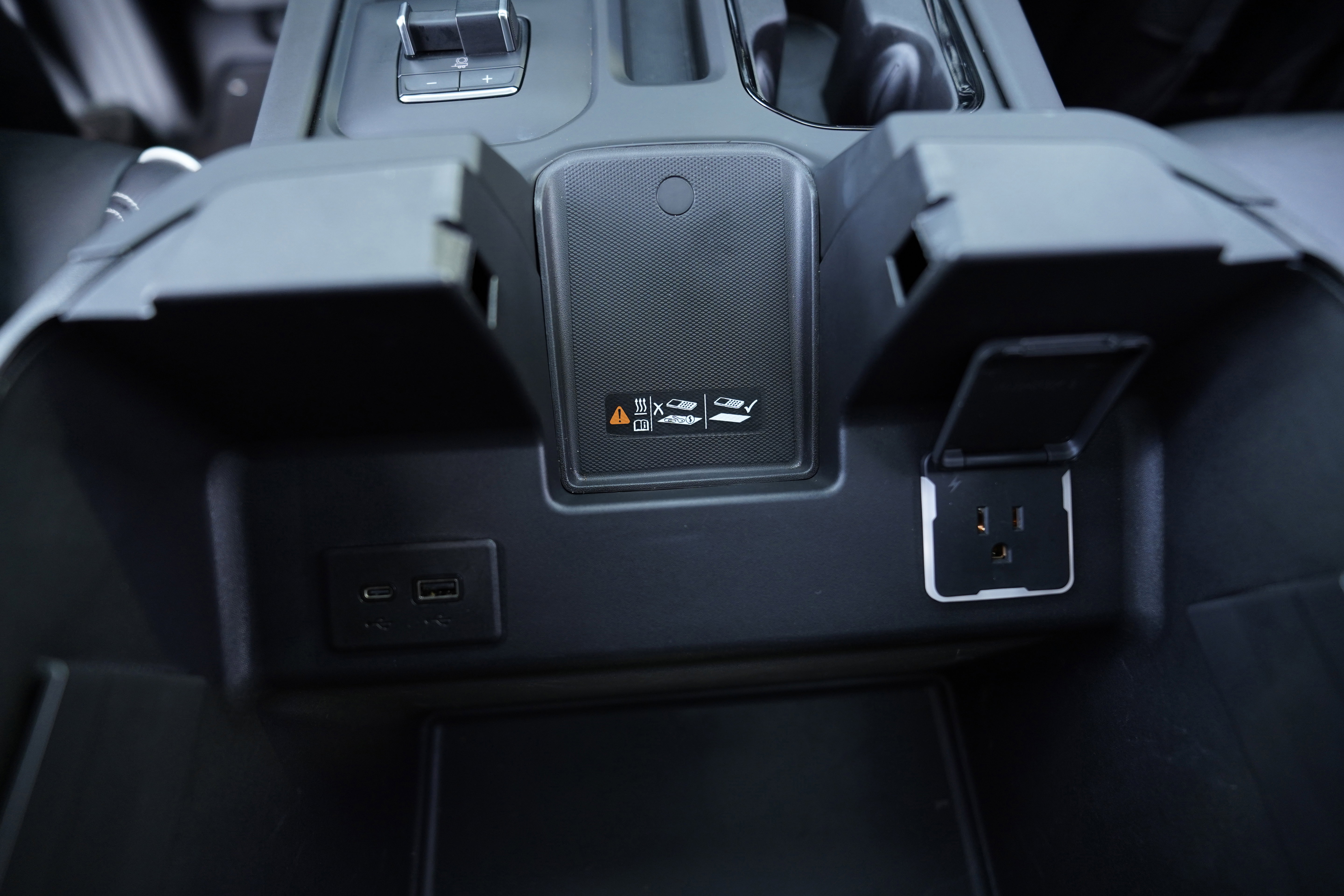 Used 2025 GMC Sierra 2500 AT4X image 35