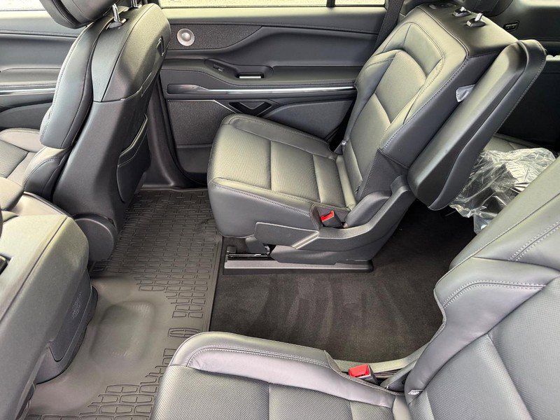 New 2025 Lincoln Navigator Reserve image 11