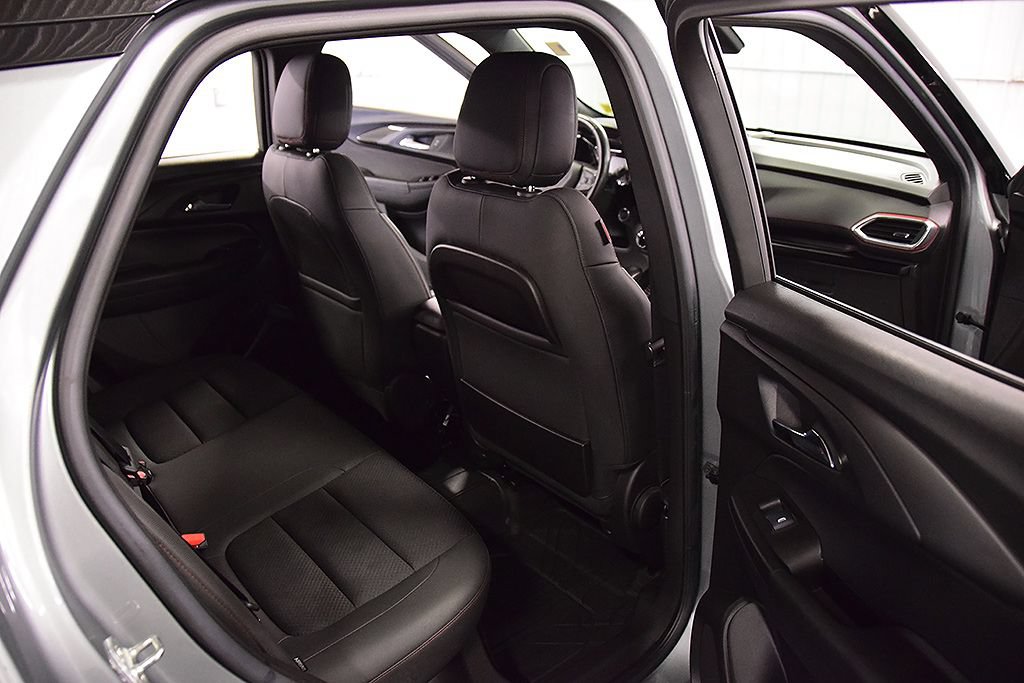 Used 2023 Chevrolet TrailBlazer RS w/ Convenience Package AWD/4WD image 29