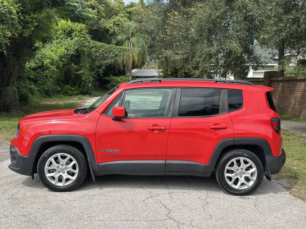 Used 2017 Jeep Renegade Latitude w/ Popular Equipment Group FWD image 2