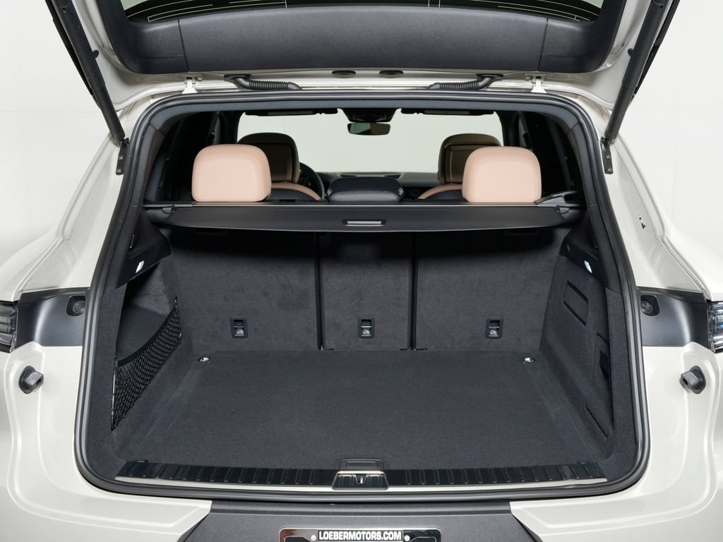 Certified 2026 Porsche Cayenne AWD/4WD image 13