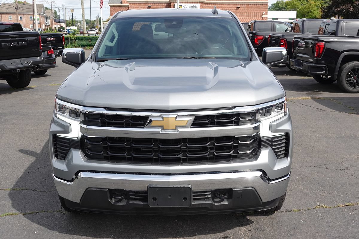 Used 2024 Chevrolet Silverado 1500 LT AWD/4WD image 6