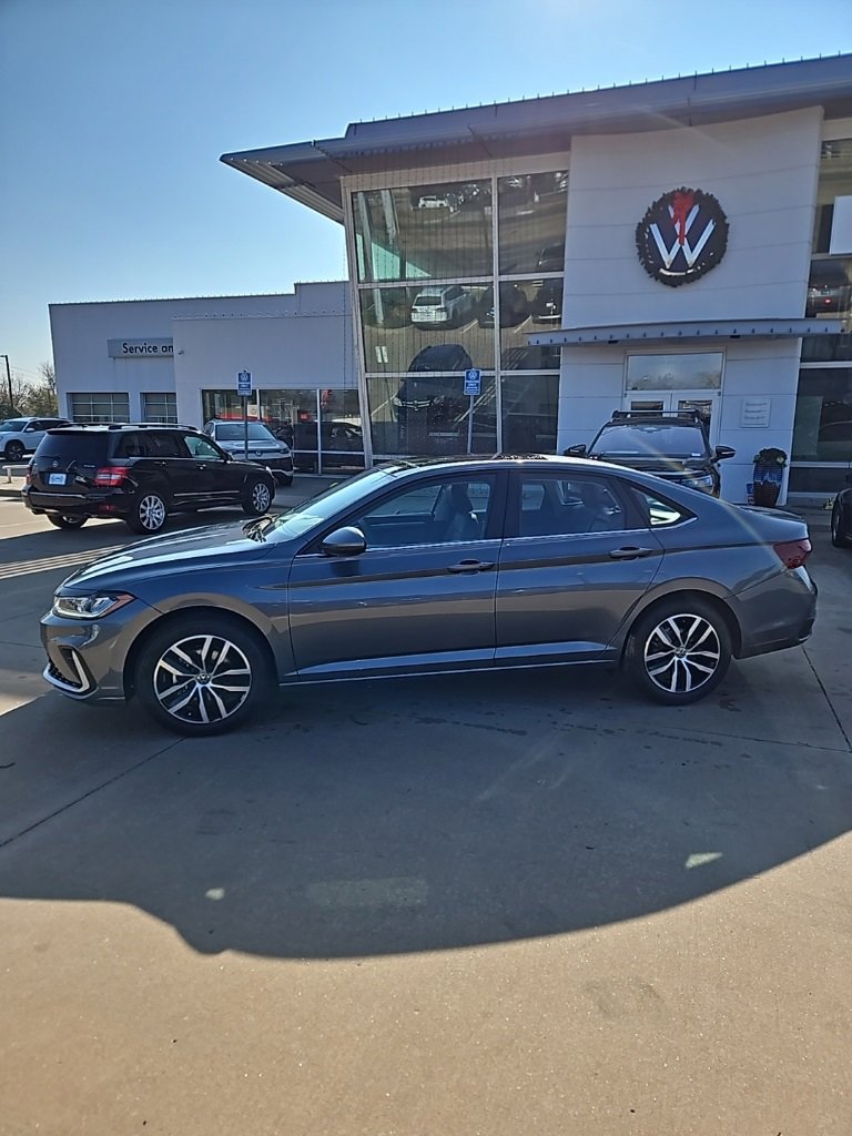 New 2026 Volkswagen Jetta SE image 8