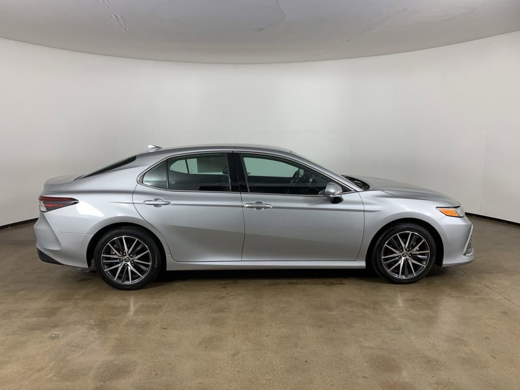 Used 2023 Toyota Camry XLE FWD image 7