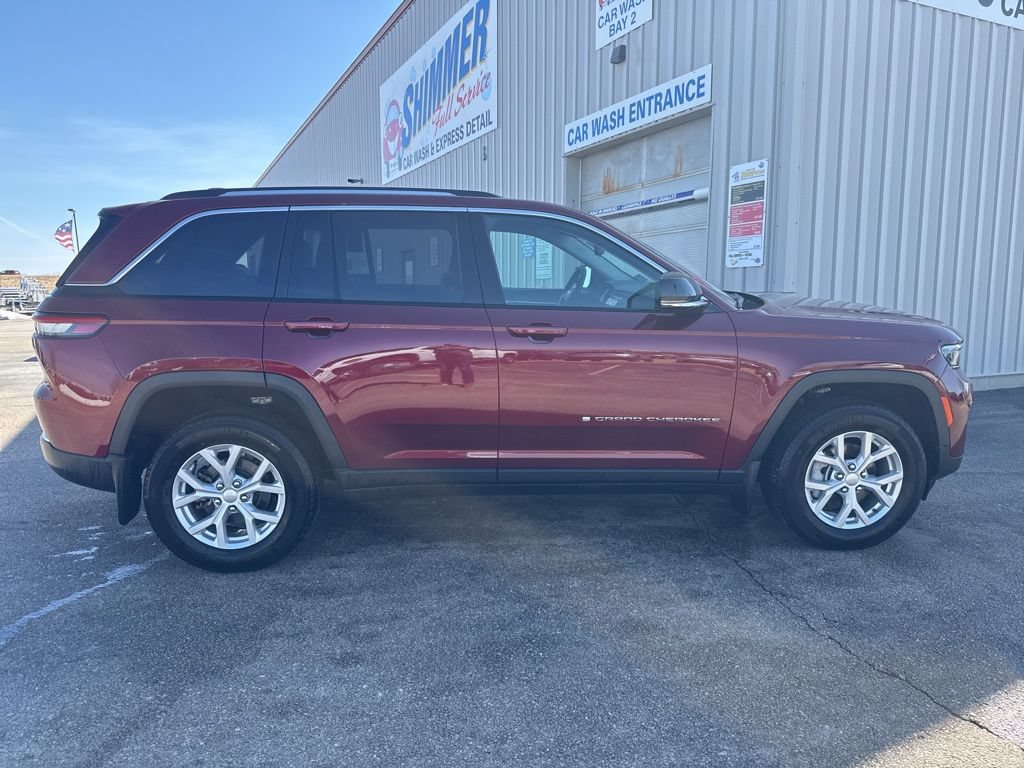 Used 2024 Jeep Grand Cherokee Limited AWD/4WD image 4