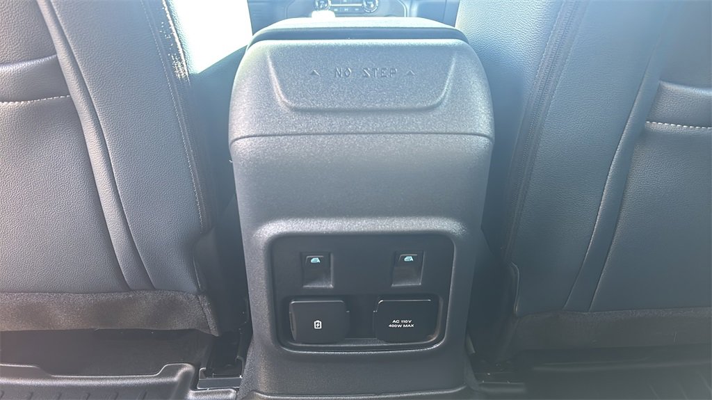 Used 2023 Ford Bronco Outer Banks image 9