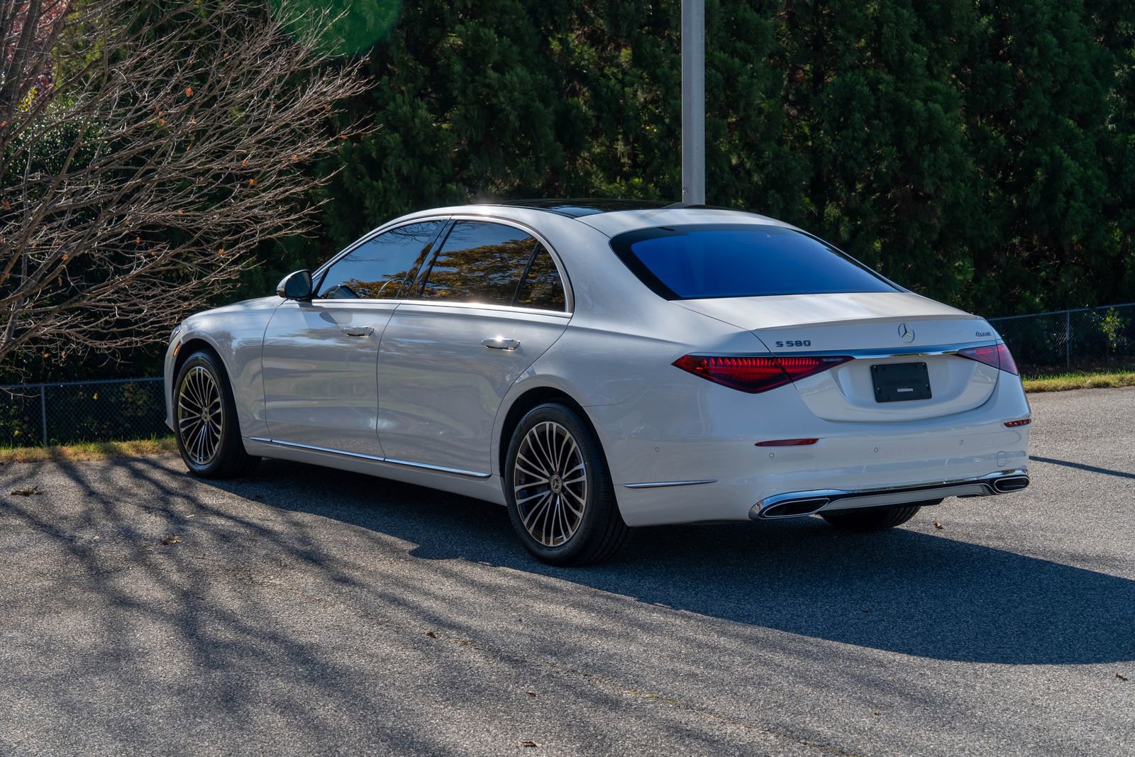 Used 2022 Mercedes-Benz S 580 4MATIC Sedan image 2