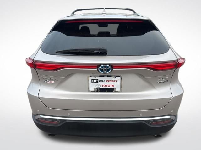 Used 2021 Toyota Venza XLE image 4