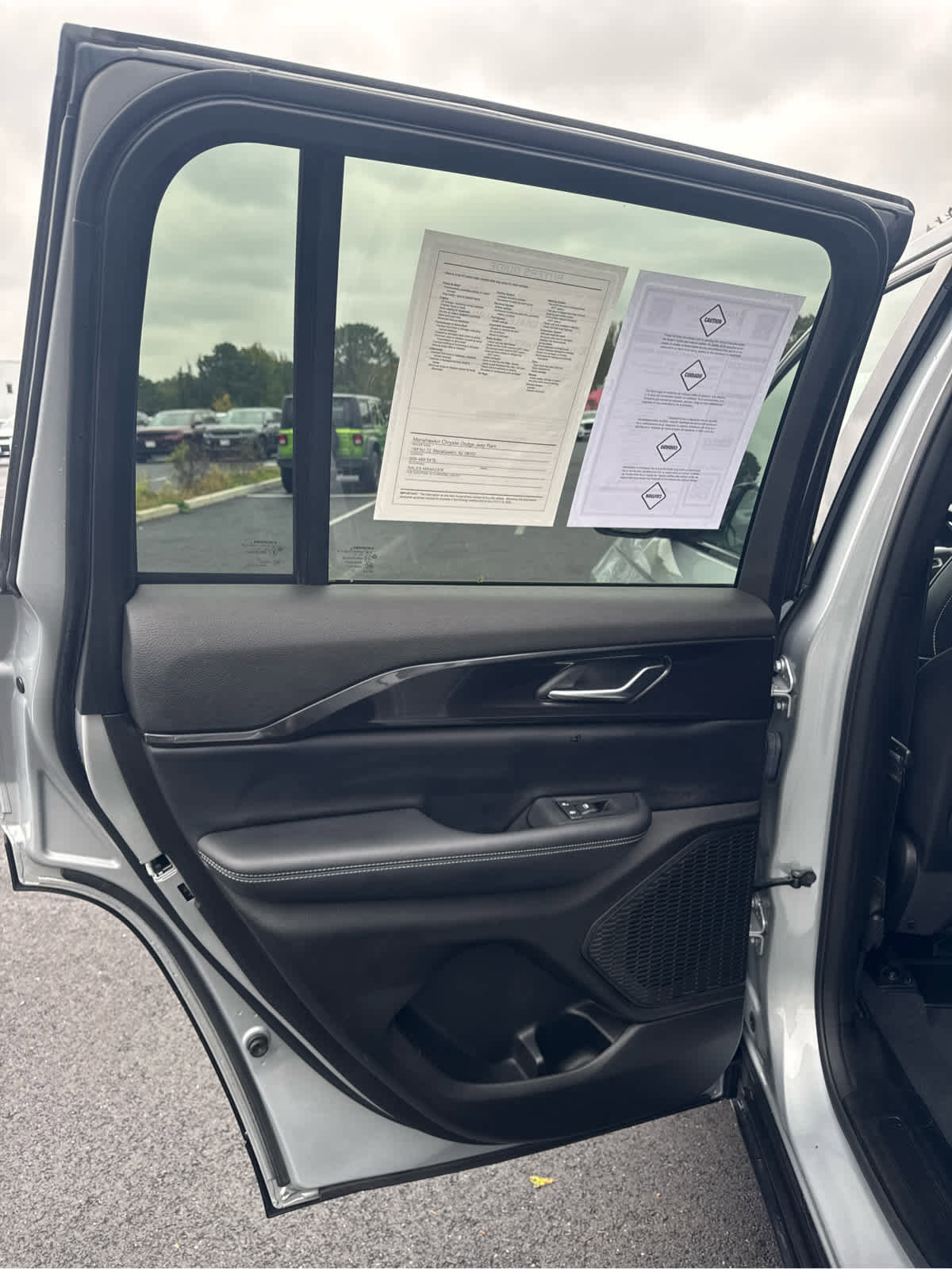 Certified 2023 Jeep Grand Cherokee Altitude image 19