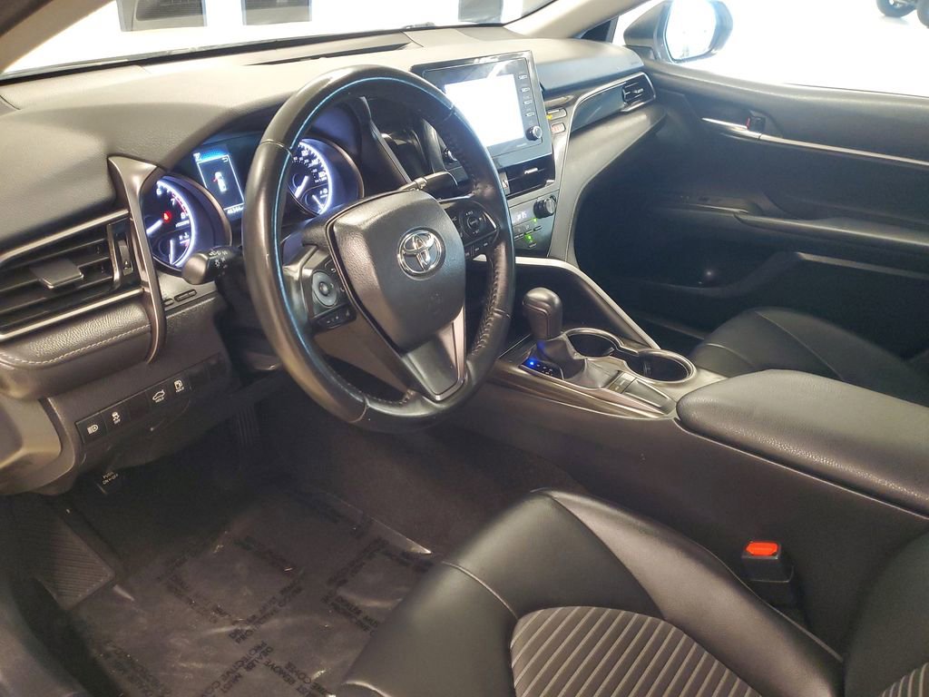 Used 2023 Toyota Camry SE image 15