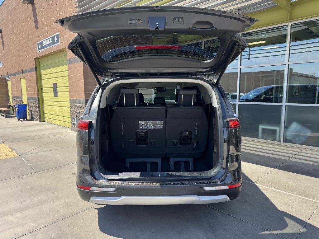Used 2024 Kia Carnival EX FWD image 34