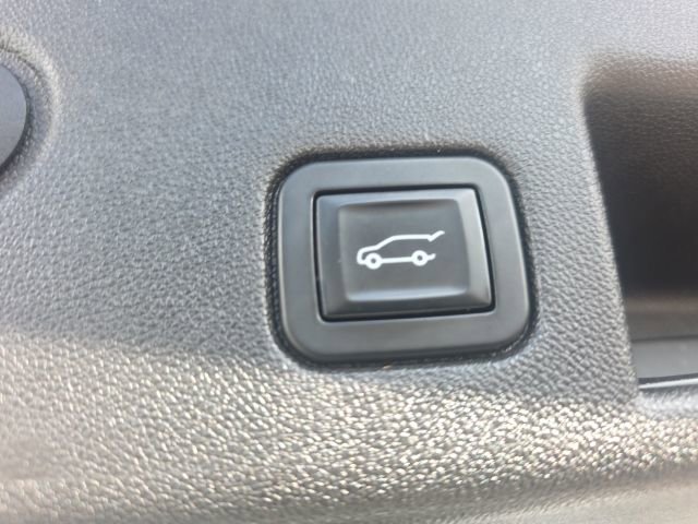 Used 2018 Chevrolet Equinox Premier w/ LPO, Protection Package image 25