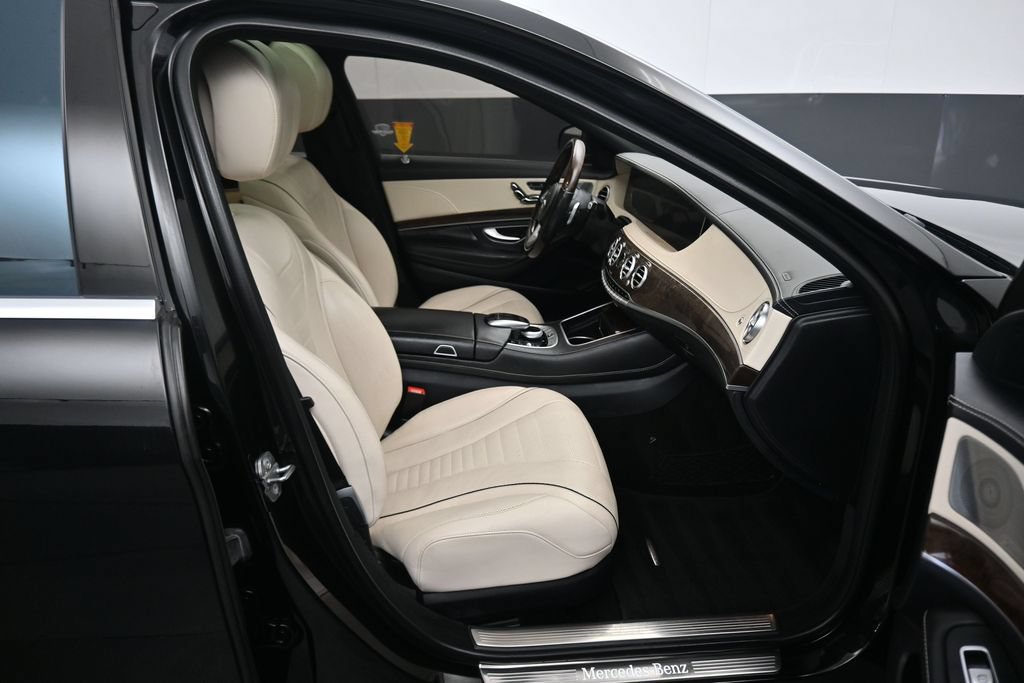 Used 2020 Mercedes-Benz S 450 4MATIC Sedan w/ Premium Package image 46