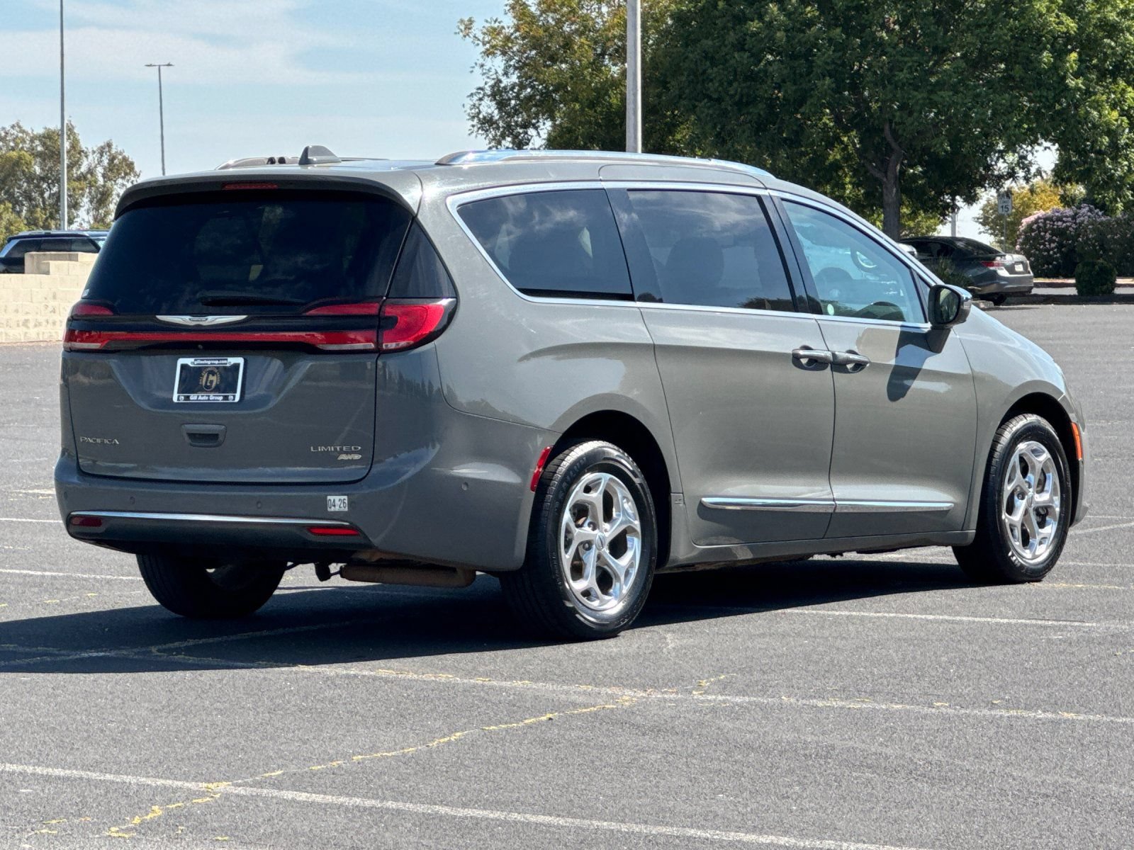 Used 2021 Chrysler Pacifica Limited w/ Premium & Safety Sphere Group AWD/4WD image 4