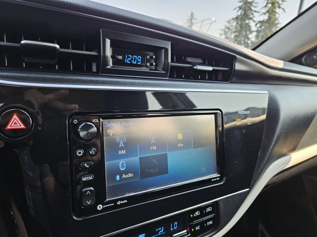 Used 2018 Toyota Corolla iM FWD image 20