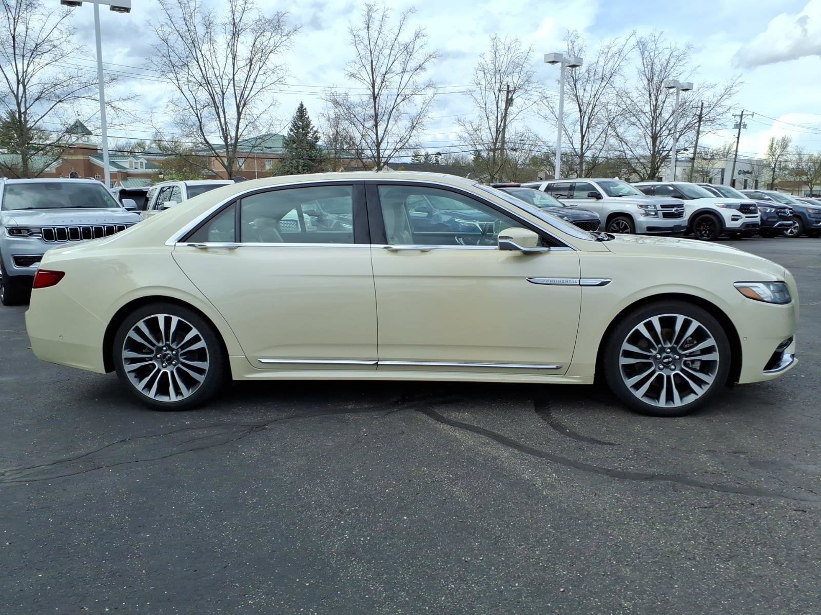Used 2018 Lincoln Continental Reserve image 8