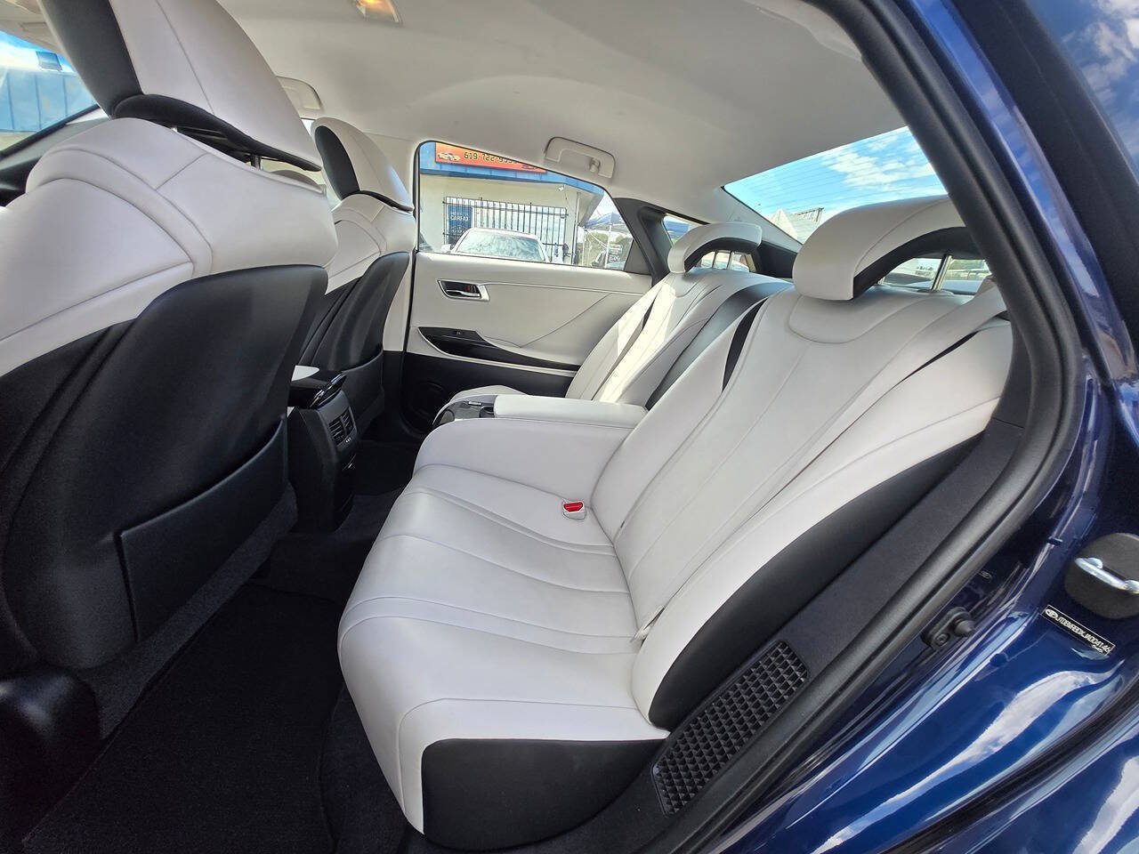 Used 2018 Toyota Mirai FWD image 26