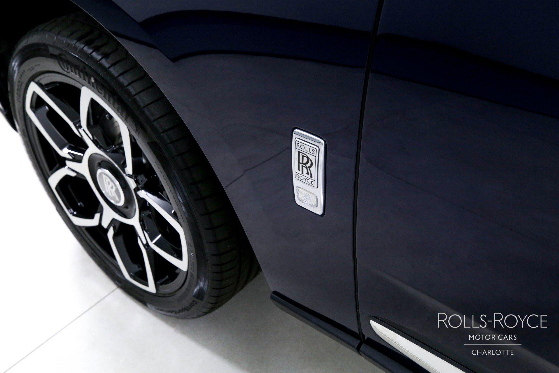 Used 2024 Rolls-Royce Cullinan AWD/4WD image 47
