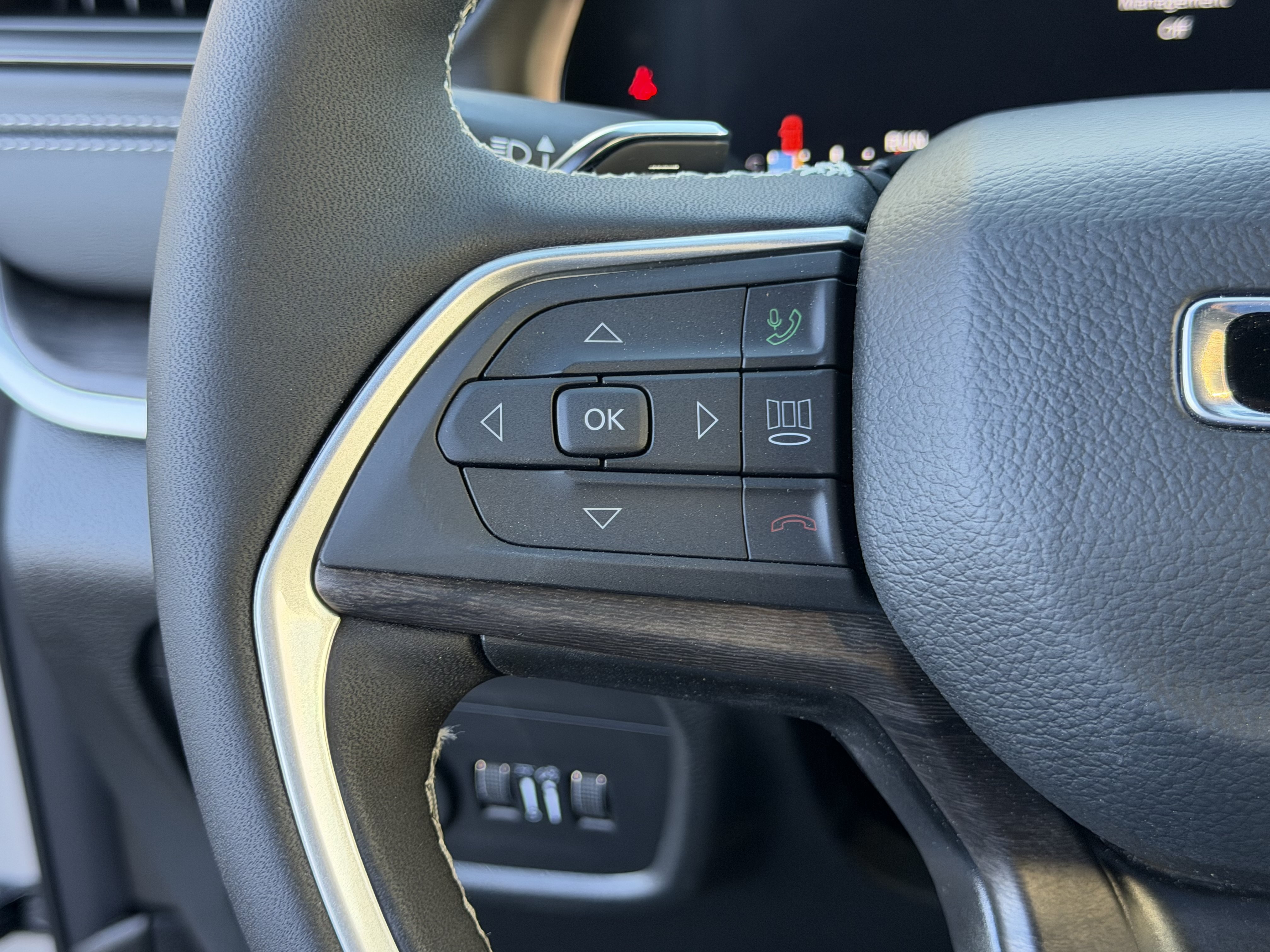 New 2026 Jeep Grand Cherokee Altitude RWD image 25