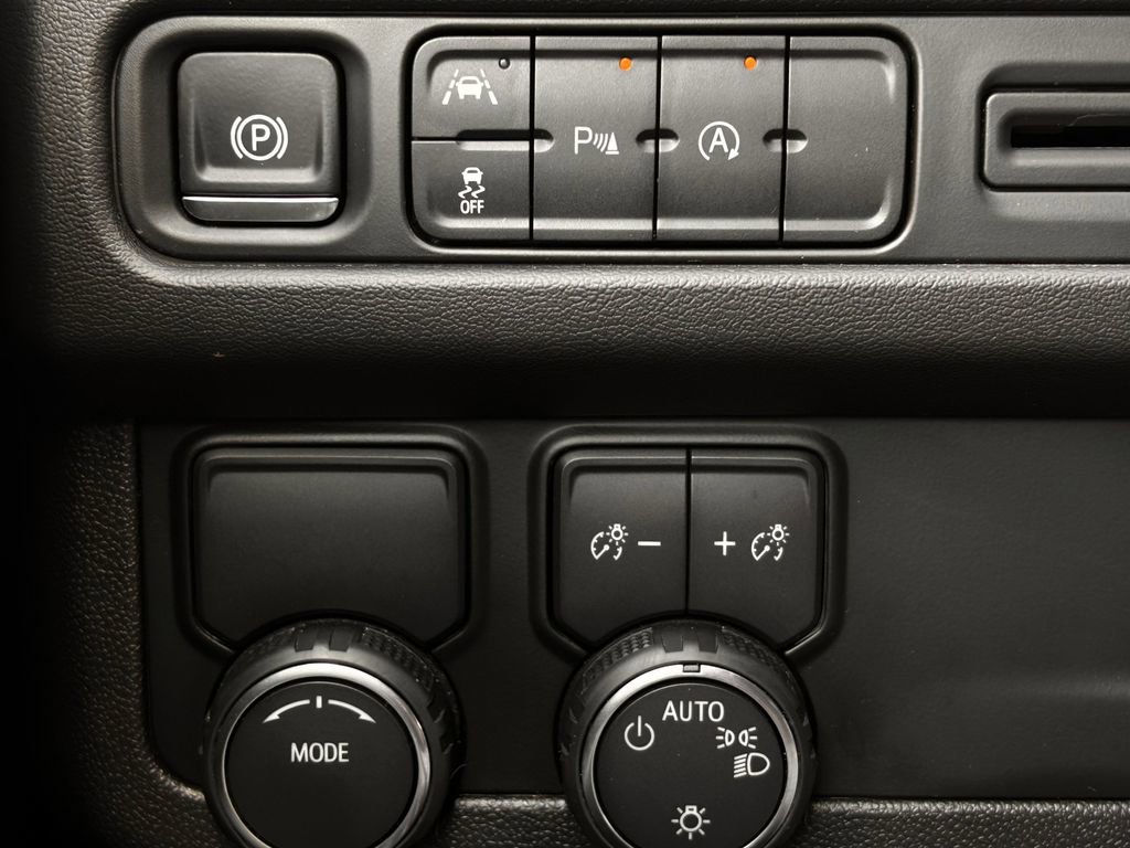 Used 2024 Chevrolet Suburban Premier image 23