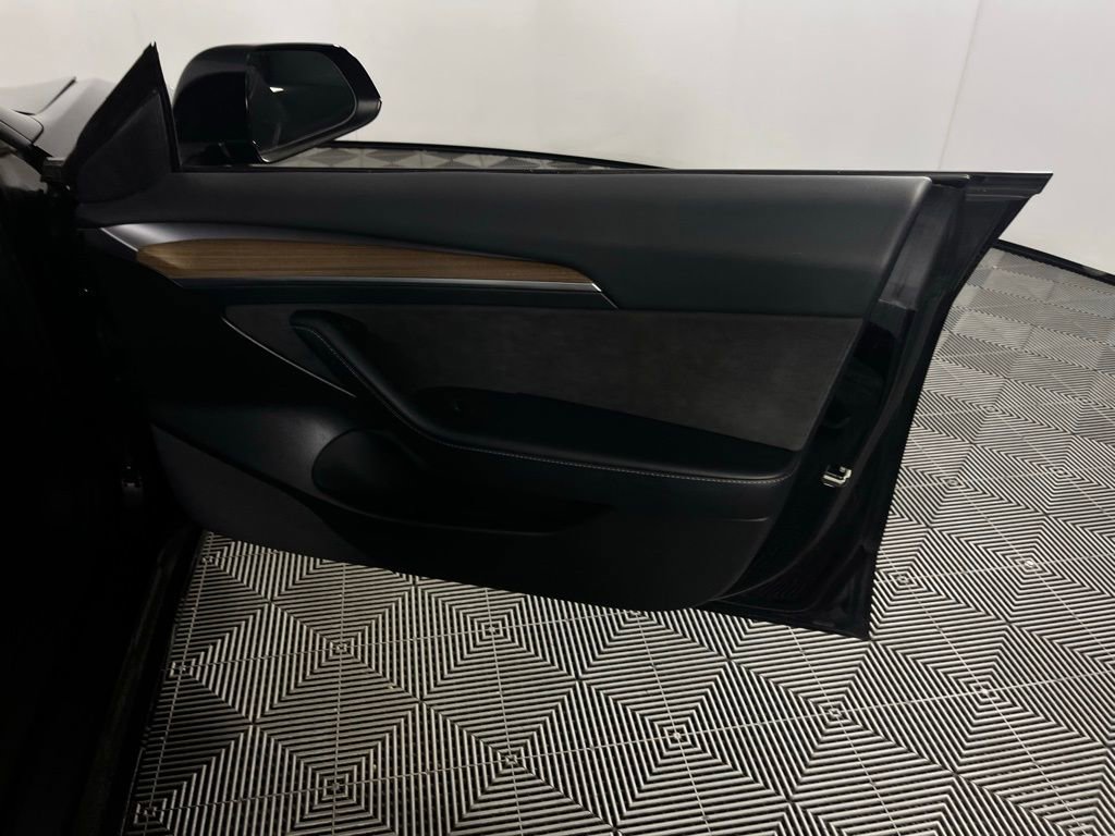 Used 2023 Tesla Model 3 Standard Range RWD image 28