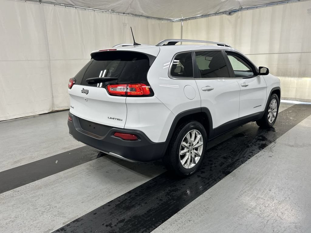 Used 2017 Jeep Cherokee Limited AWD/4WD image 2