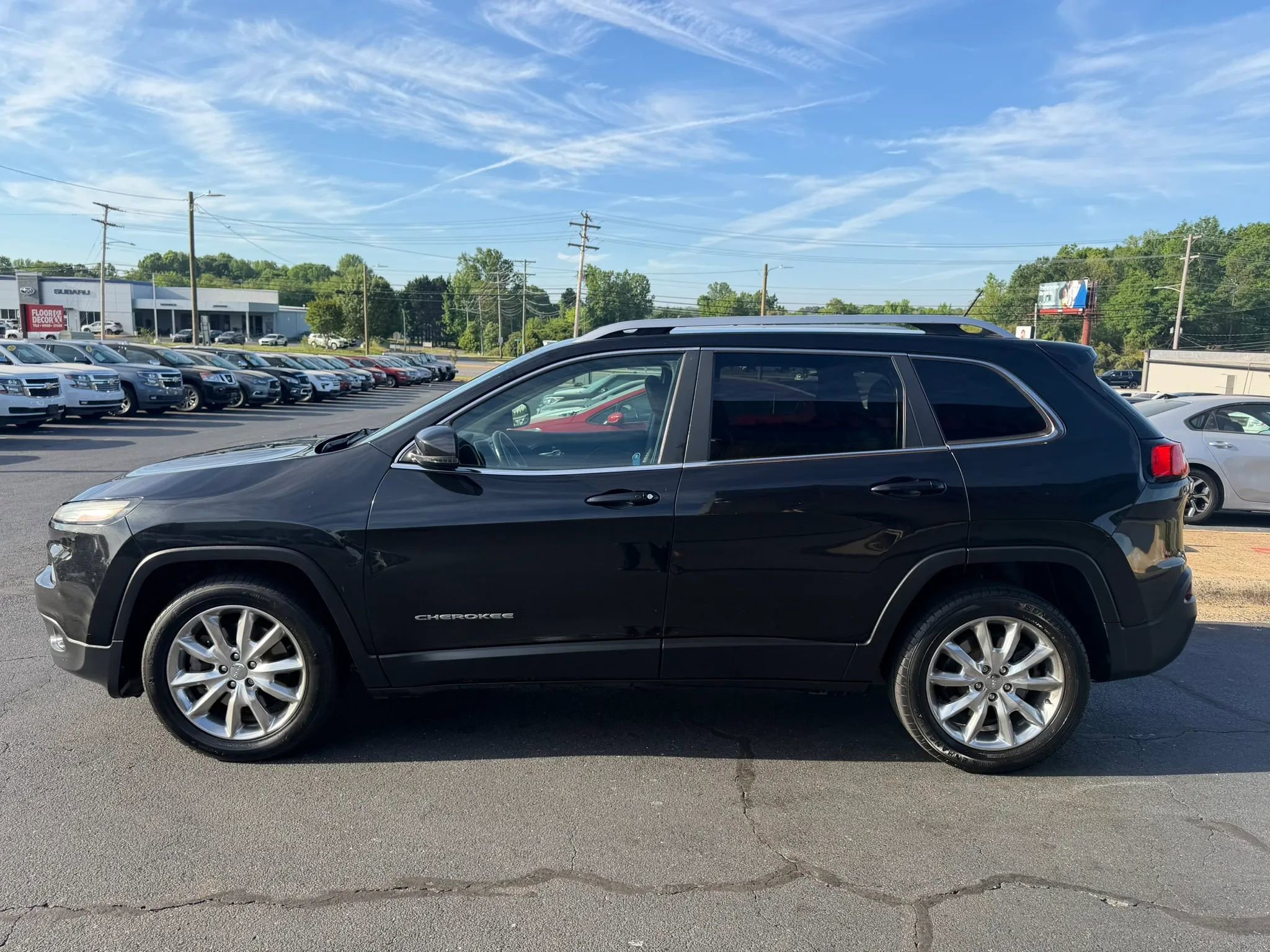 Used 2014 Jeep Cherokee Limited w/ Luxury Group FWD image 4