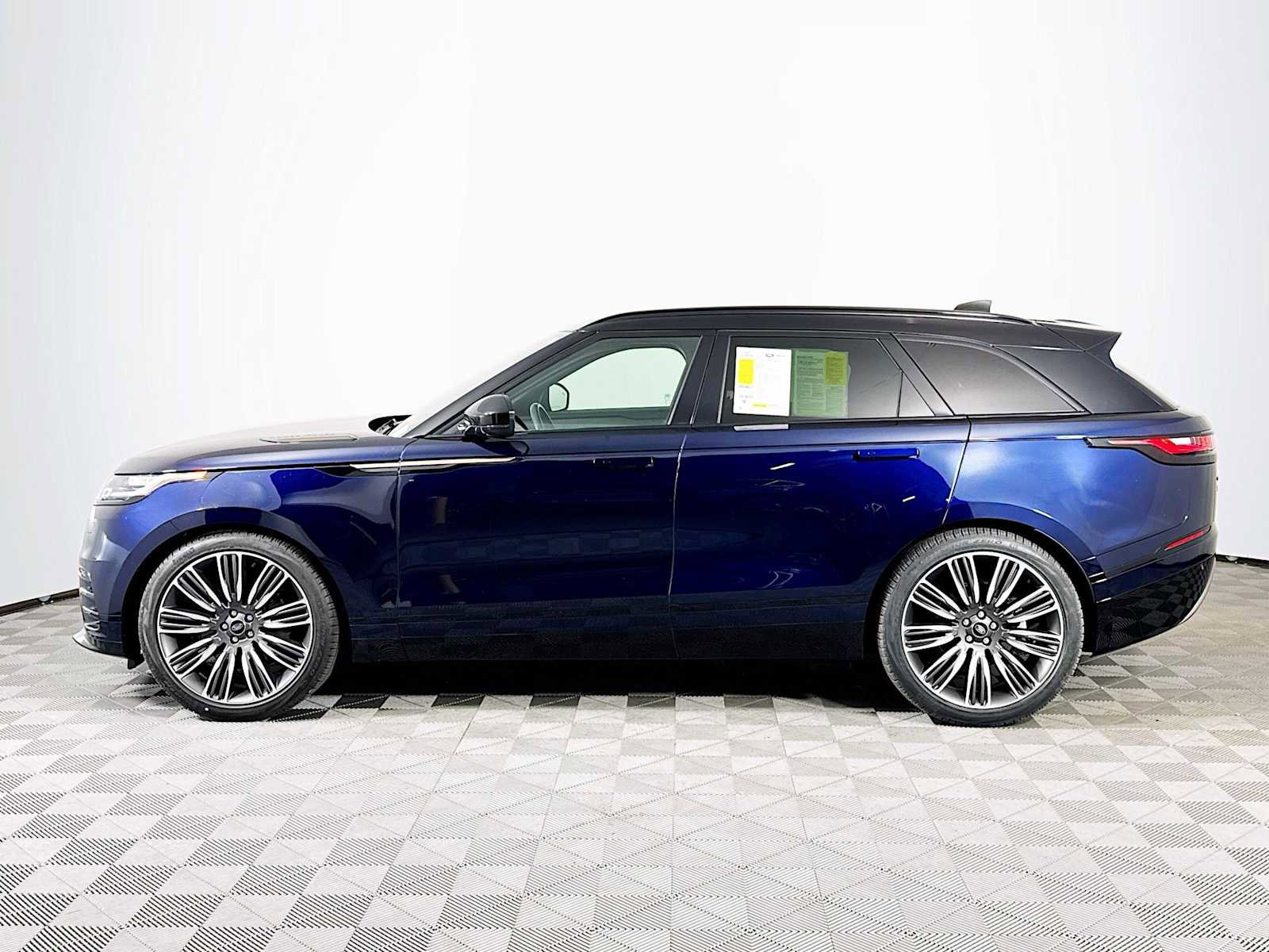 Used 2023 Land Rover Range Rover Velar R-Dynamic S image 8