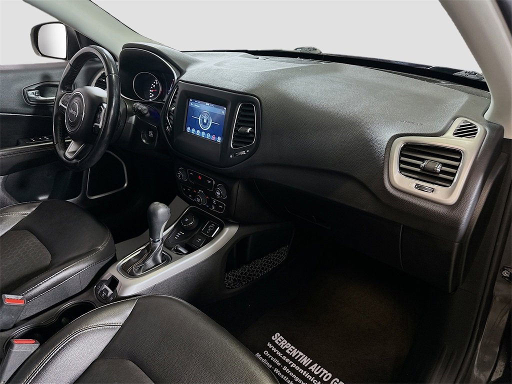Used 2020 Jeep Compass Latitude image 29