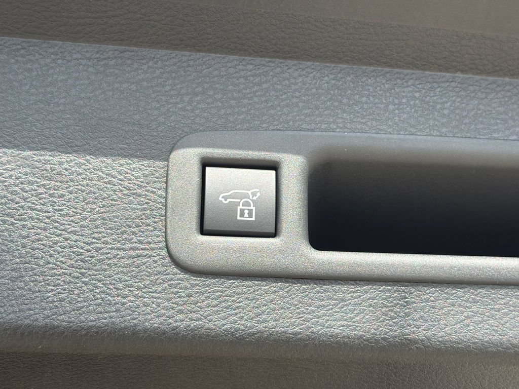 New 2026 Toyota Sienna Platinum AWD/4WD image 7