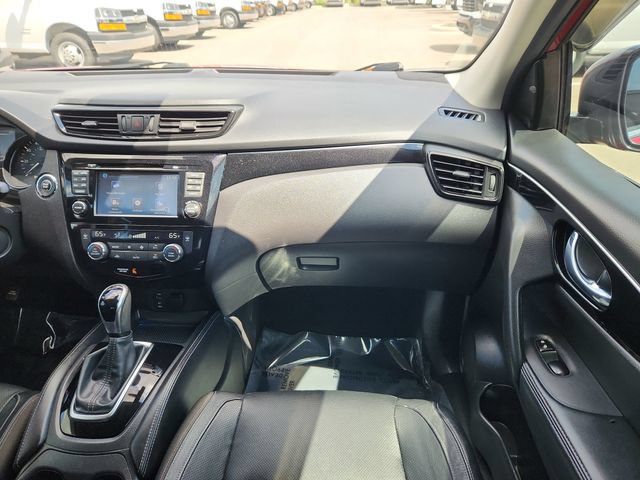 Used 2018 Nissan Rogue Sport SL w/ SL Premium Package FWD image 24