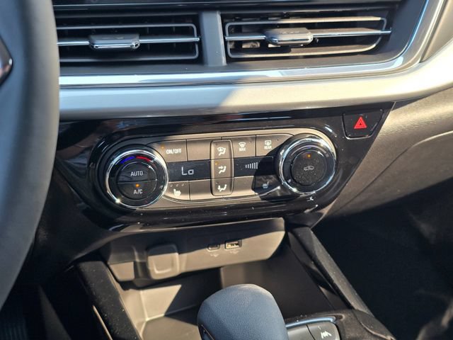 New 2026 Chevrolet Trax LT w/ LT Convenience Package FWD image 28