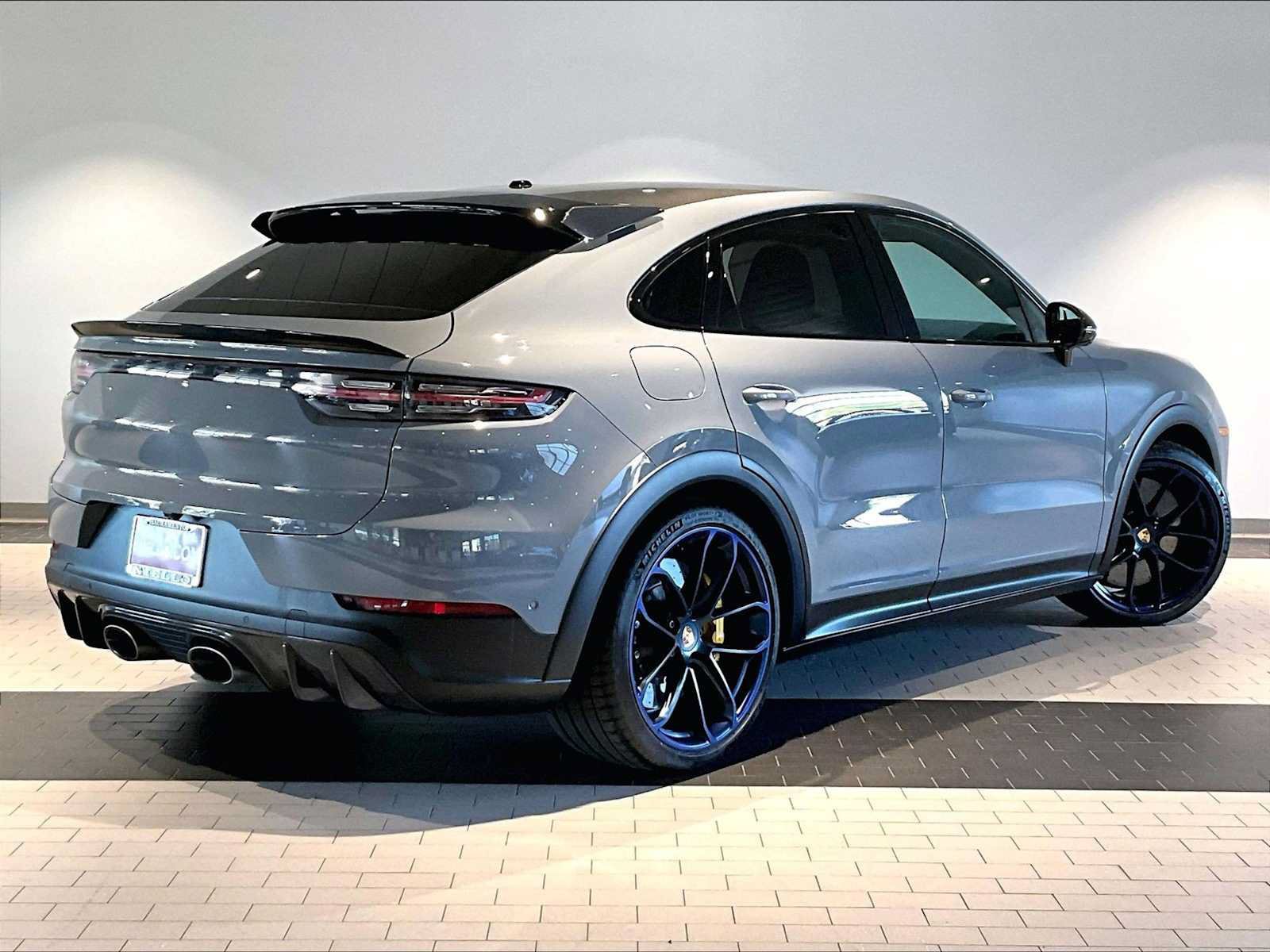 Used 2022 Porsche Cayenne Turbo GT AWD/4WD image 10