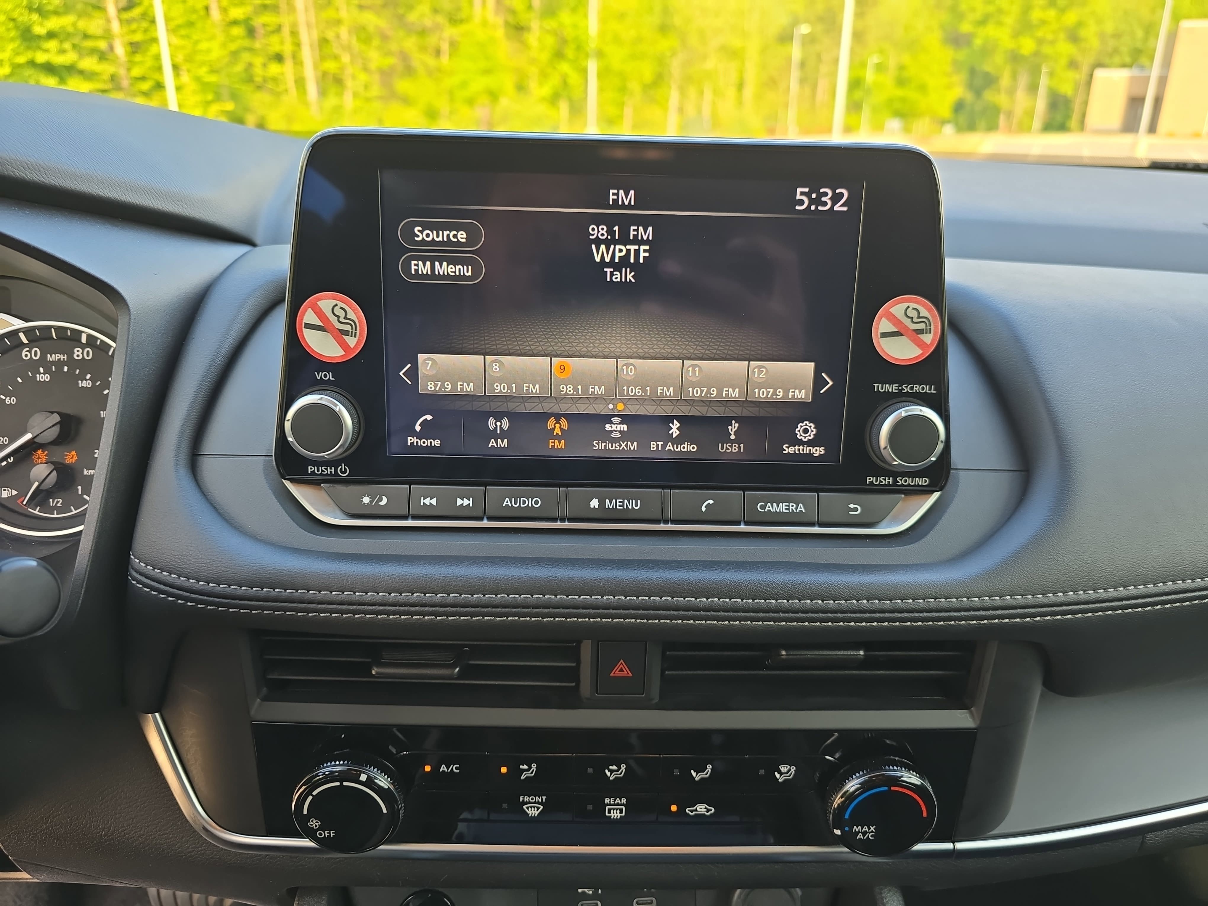Used 2024 Nissan Rogue S FWD image 22