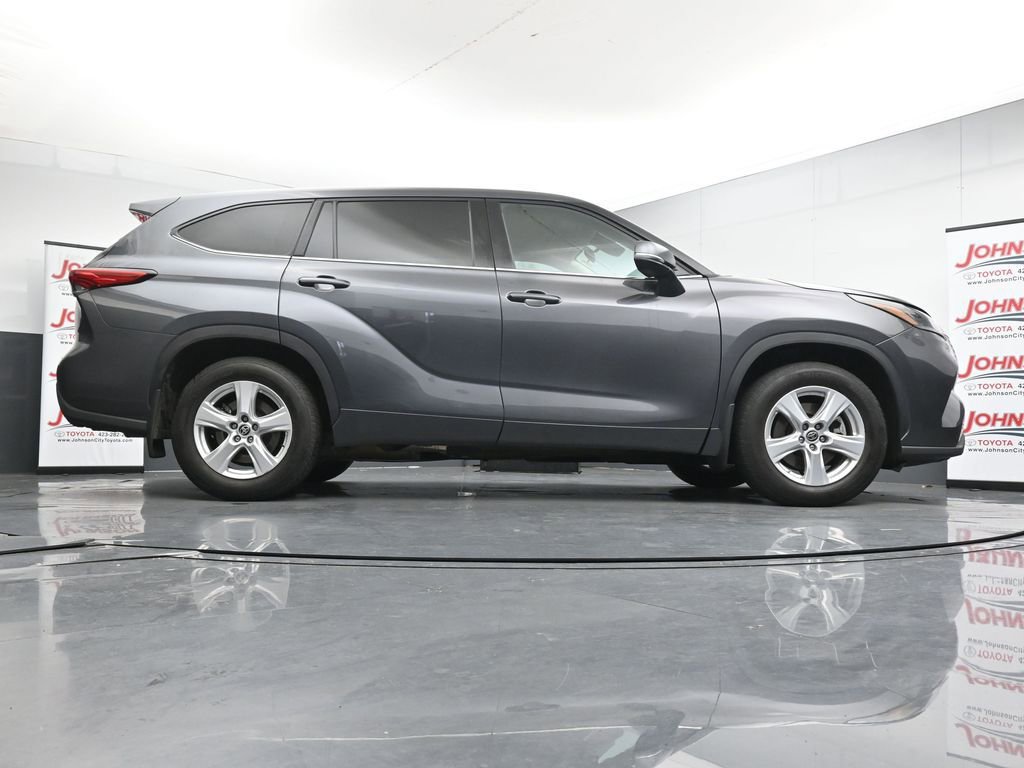 Used 2020 Toyota Highlander LE AWD/4WD image 41