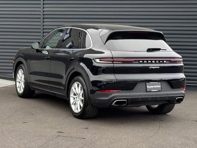 Used 2024 Porsche Cayenne image 3