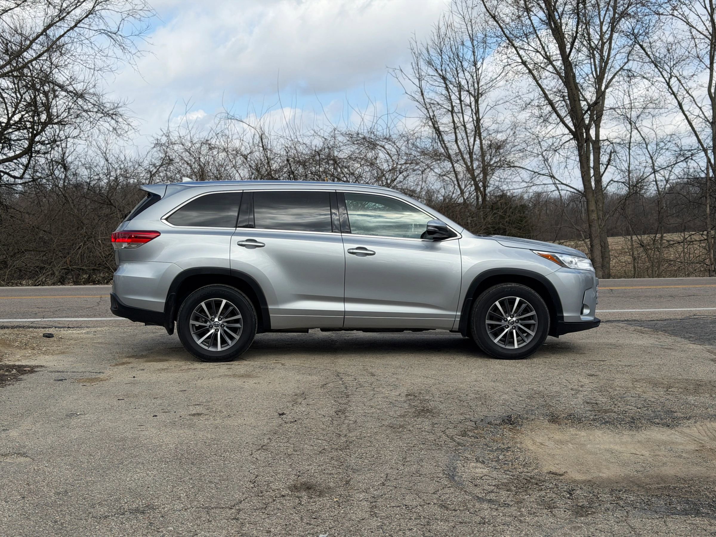 Used 2017 Toyota Highlander XLE image 4