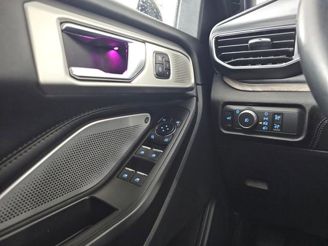 Used 2020 Ford Explorer Platinum w/ Premium Technology Package image 34