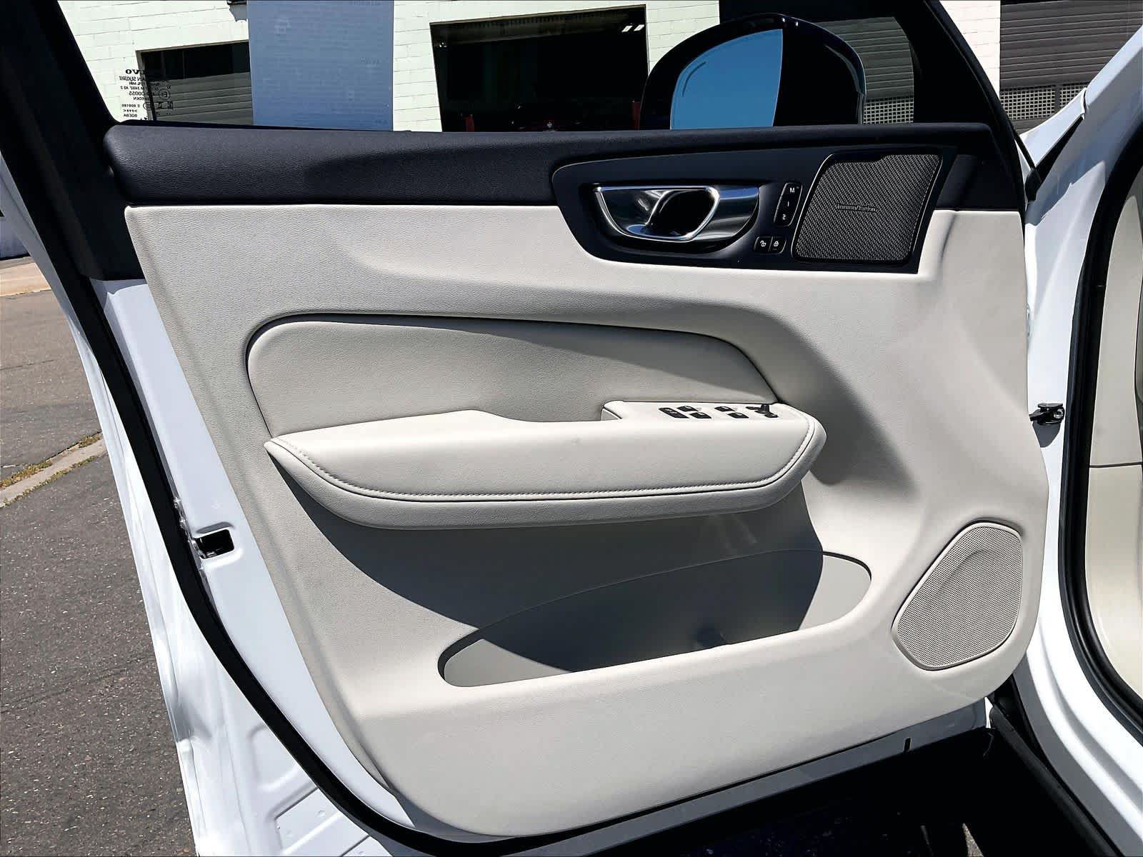 New 2027 Volvo XC60 B5 Ultra AWD/4WD image 23