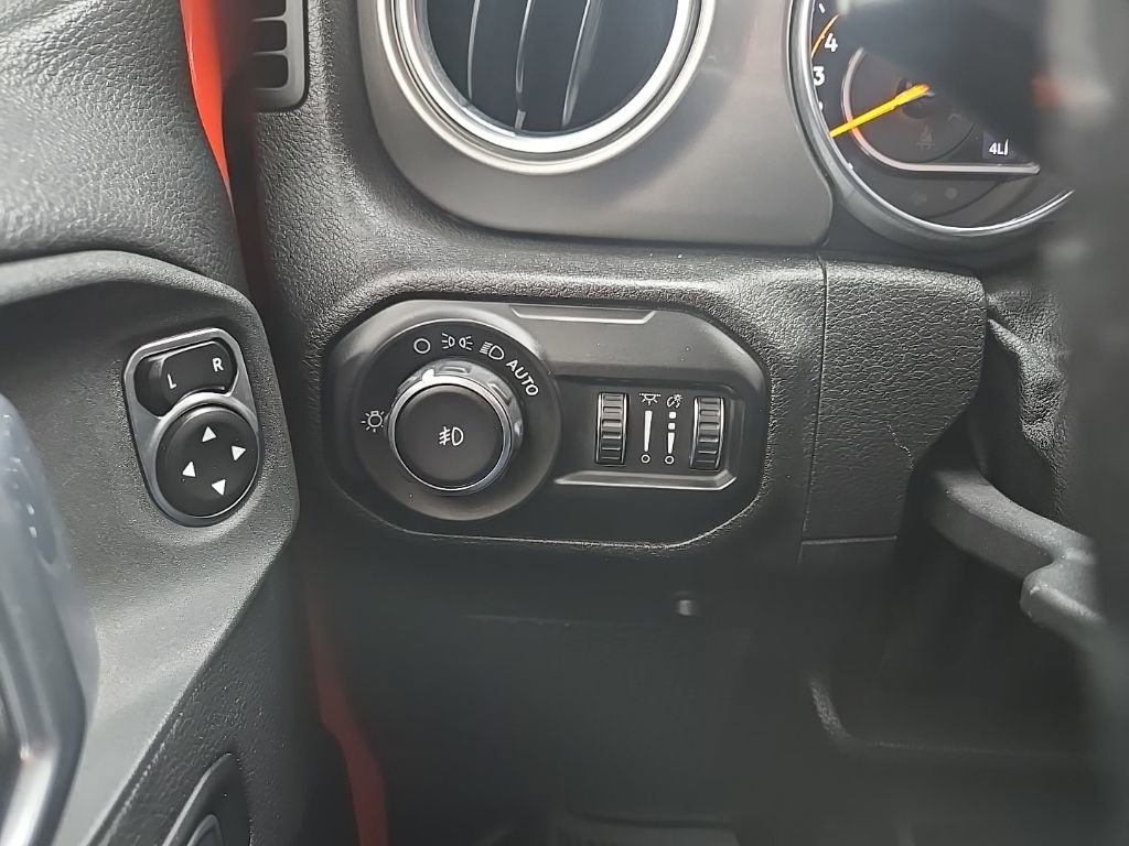 Used 2020 Jeep Wrangler Unlimited Sahara w/ Uconnect 4C Nav & Sound Group image 50