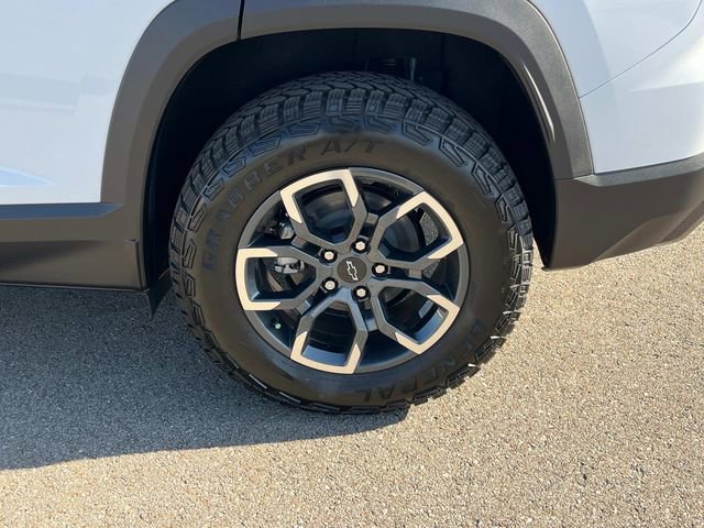 New 2026 Chevrolet Equinox ACTIV w/ Convenience Package III image 16