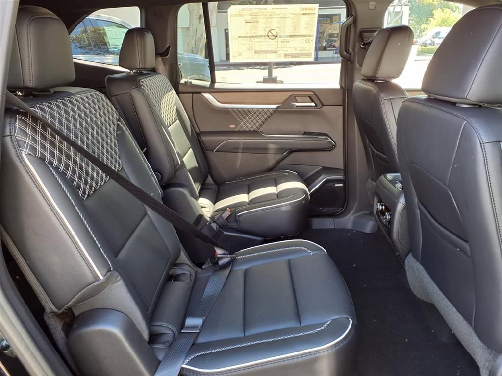 New 2026 GMC Acadia Denali w/ Super Cruise Package image 7