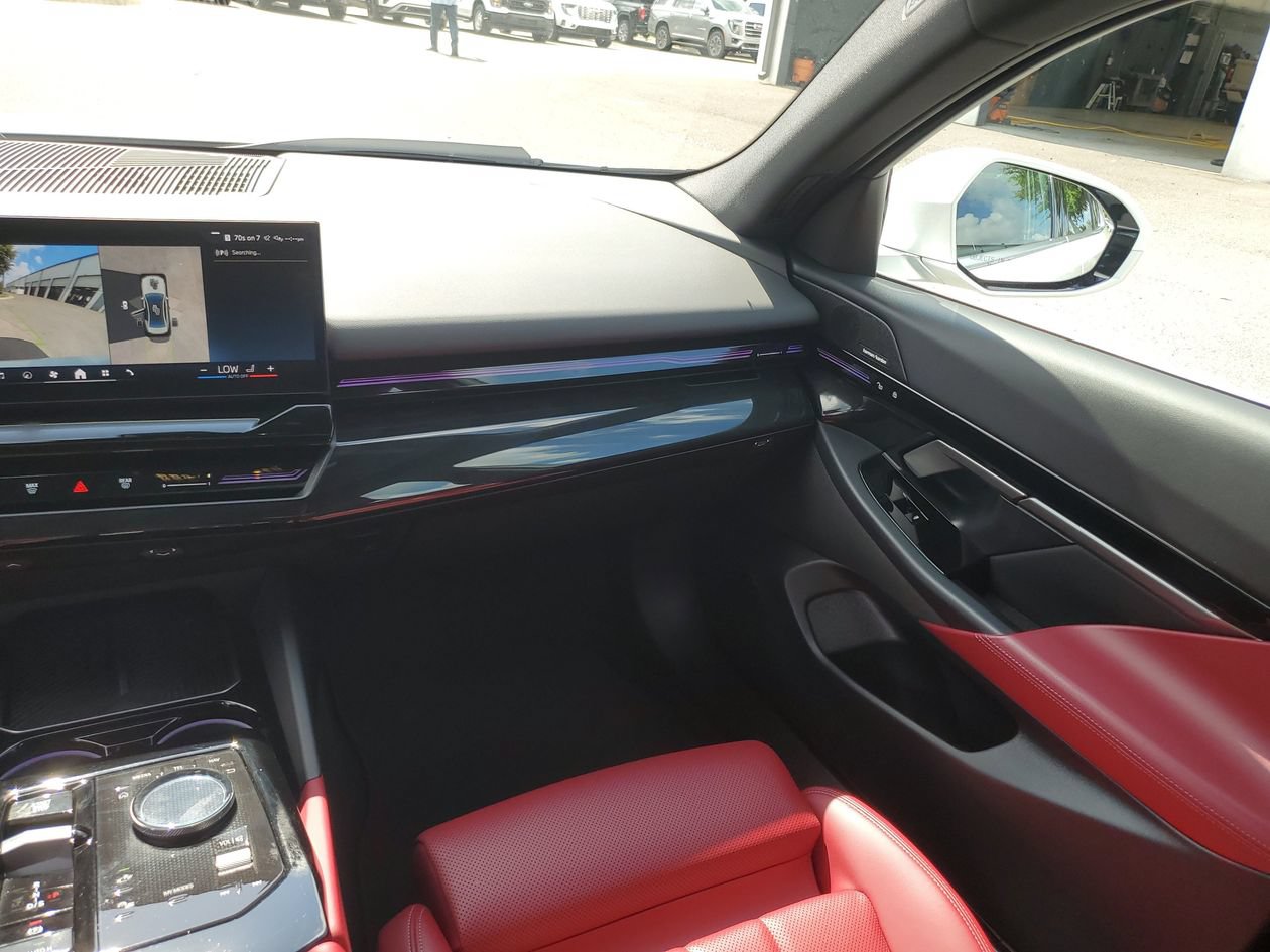 Used 2026 BMW 530i RWD image 14