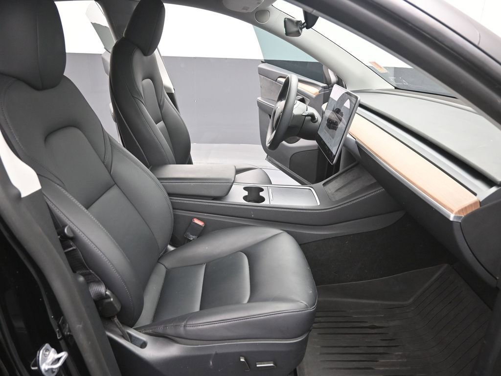 Used 2024 Tesla Model Y Long Range image 12