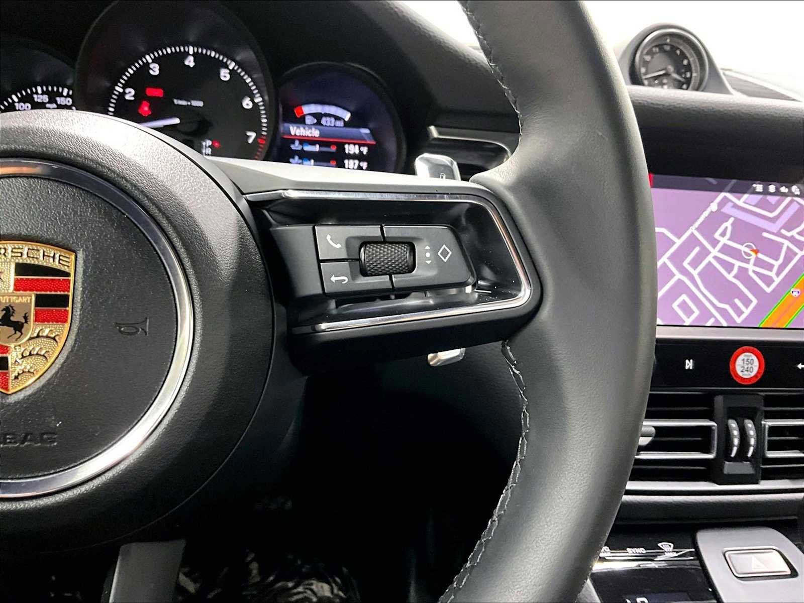 Used 2025 Porsche Macan w/ Premium Package Plus image 23