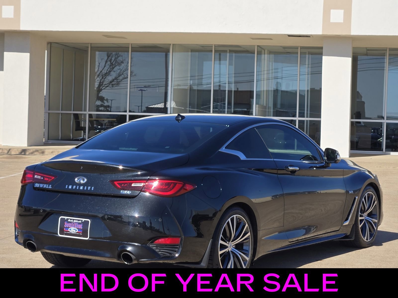Used 2019 INFINITI Q60 3.0t Luxe w/ Essential Package image 5