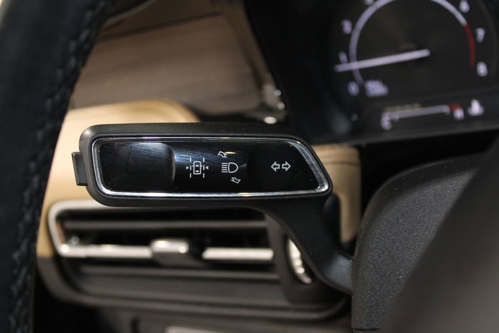 Used 2020 Lincoln Corsair Reserve image 39